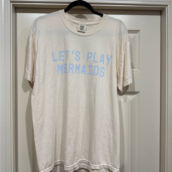 Comfort Colors Cream Tee with Blue Text - Picture 1 of 4